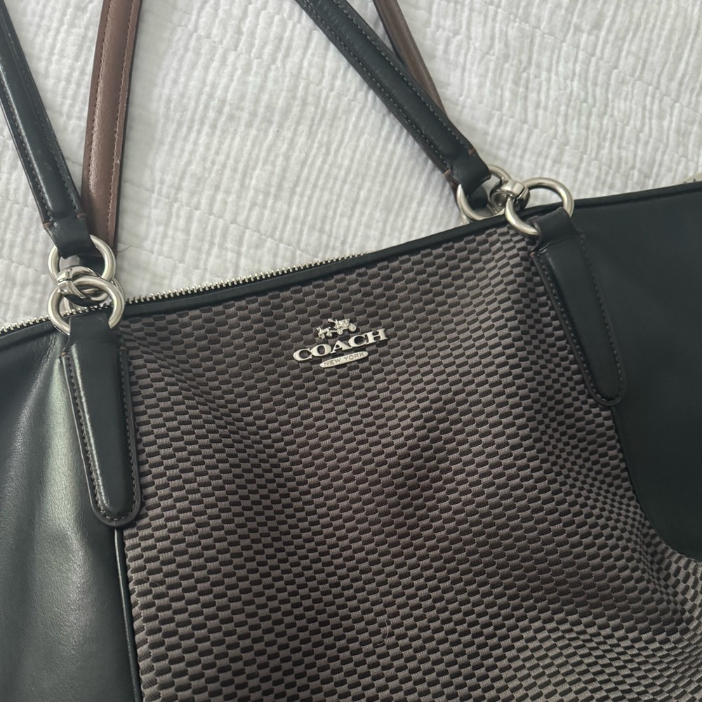 Coach Handbag - Picture 4 of 4